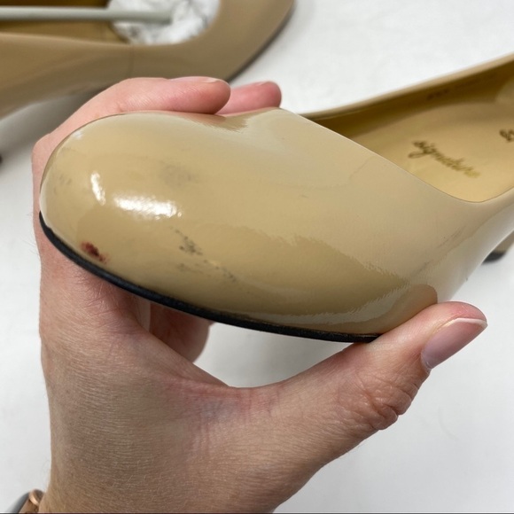 Trotters Penelope Nude Patent Leather pump NARROW - Picture 9 of 11